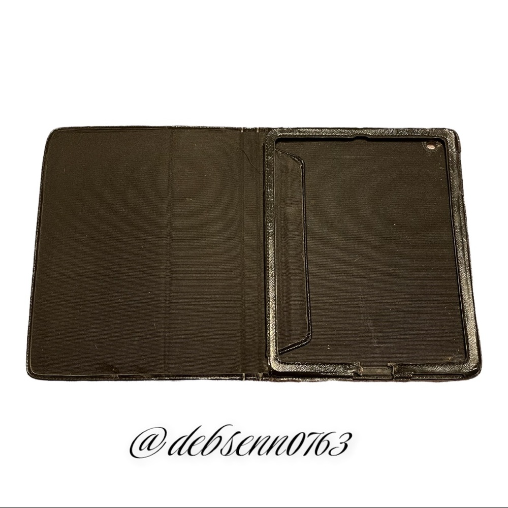 Coach Signature I Pad Pro cover (Authentic) - Picture 6 of 7
